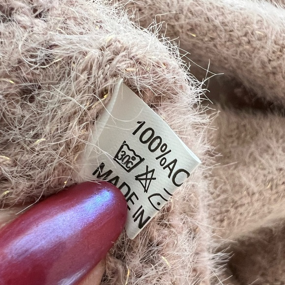 Mia & Tess Fuzzy Shimmering Turtleneck Rose Color Poncho - Picture 13 of 14